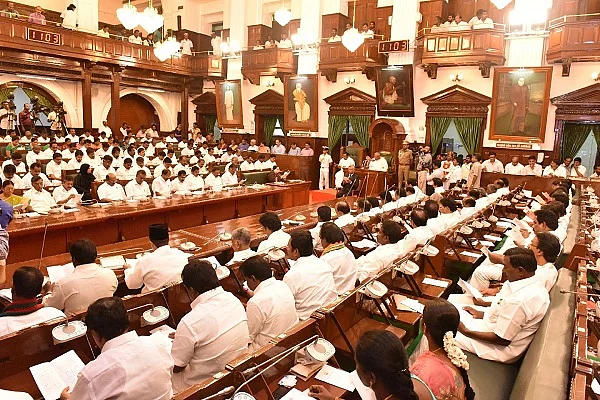 தமிழகத்தின் தலைக்கு மேல் தொங்கும் கத்தி... மிரட்டும் செக்ஷன் 356