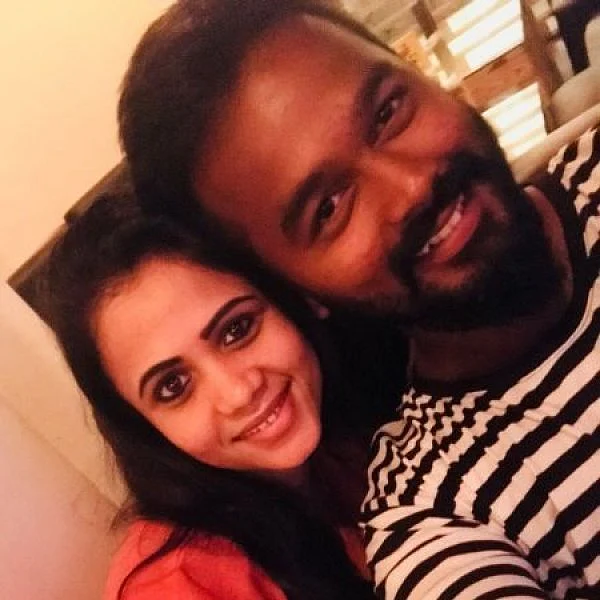 ''வரன் பார்க்க ஆரம்பிச்சாங்க... அதான் ஹுசைனை ரெஜிஸ்டர் மேரேஜ் பண்ணிக்கிட்டேன்!'' - மணிமேகலையின் காதல் கதை #VikatanExclusive
