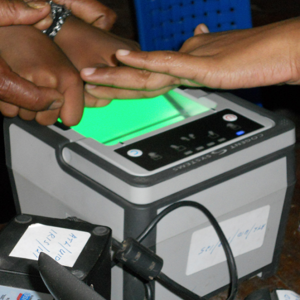`போலி ஆதார் தயாரிக்கவே முடியாது'- அழுத்திச் சொல்லும் UIDAI அமைப்பு
