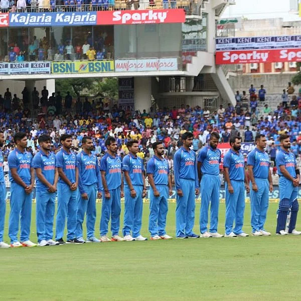 சென்னையில் நடைபெற்ற சென்னை ஆஸ்திரேலியா ஒருநாள் கிரிக்கெட் போட்டி சிறப்பு ஆல்பம் - படங்கள்:மீ.நிவேதன்