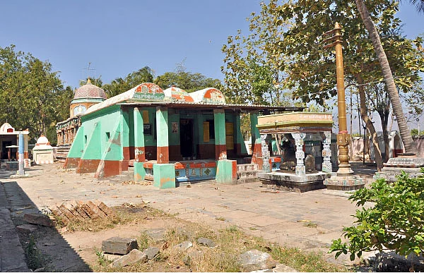 ஞானமும் ஐஸ்வரியமும் தரும் மூன்று தெய்வங்கள்!