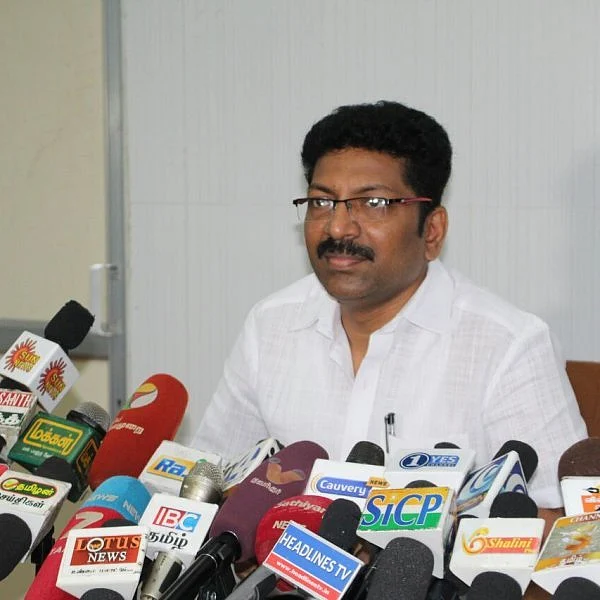 டாக்டர் சரவணன்
