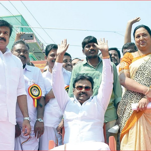 பொலிட்டிகல் பொடிமாஸ்!