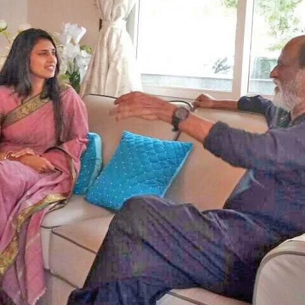“இதுதான் கரெக்ட் டைம்!” - ரஜினிக்கு சிவப்புக் கம்பளம் விரிக்கும் பிரமுகர்கள்