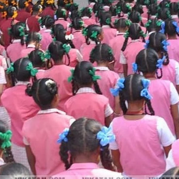 பள்ளிகள், உங்கள் குழந்தை சரியான நேரத்தில் சிறுநீர் கழிக்க அனுமதியளிக்கின்றனவா? #GoodParenting
