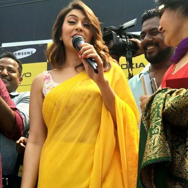 ஈரோட்டில் கடை திறப்புவிழாவில் கலந்துகொண்ட நடிகை ஹன்சிகா மோத்வானி..! படங்கள் - ரமேஷ் கந்தசாமி