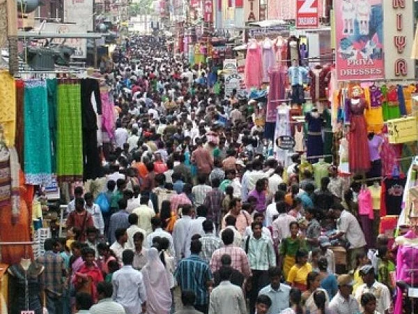 ஏலத்துக்கு வந்த சரவணா ஸ்டோர்ஸின் சொத்துகள்... என்ன நடக்கிறது?