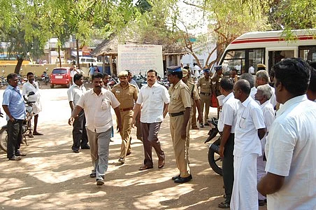 பி.ஆர்.பி. மகன் சுரேஷ்குமாருக்கு 7 நாள் போலீஸ் கஸ்டடி? - தீர்ப்பு ஒத்தி வைப்பு! ( படங்கள் )