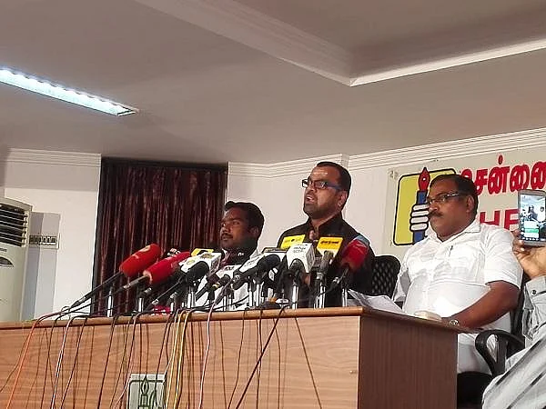`என் மனைவியை மூளைச்சலவை செய்துள்ளனர்!'- நடிகர் பாலாஜி குற்றச்சாட்டு
