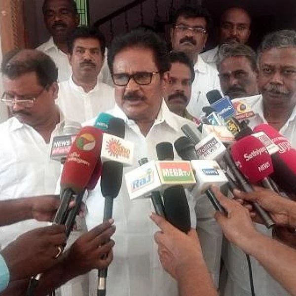 ``எனக்கு, யாரும் பாடம் நடத்த வேண்டிய அவசியம் கிடையாது!'' - திருநாவுக்கரசர் காட்டம்