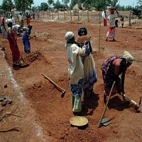 100 நாள் வேலைத் திட்டம்
