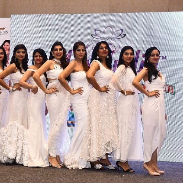 மாடல்ஸ் டு ரோல் மாடல்ஸ்... 72 இல்லத்தரசிகள் பங்கேற்கும் மிஸஸ் இந்தியா போட்டி! #MrsIndia2018