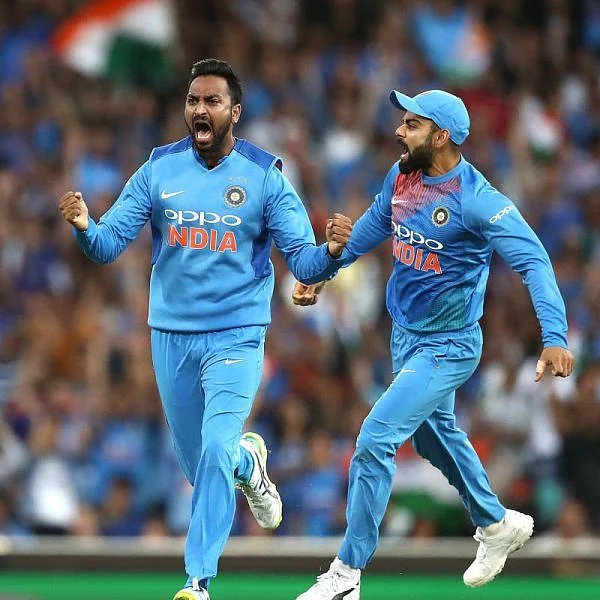 அலறவிட்ட குர்ணால் பாண்டியா; தடுமாறிய ஆஸ்திரேலியா - சமன் செய்யுமா இந்தியா?