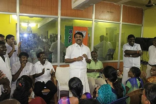 "ஜெயலலிதா இல்லாத இடத்தில்..!?" - உருகும் நயினார் நாகேந்திரன்
