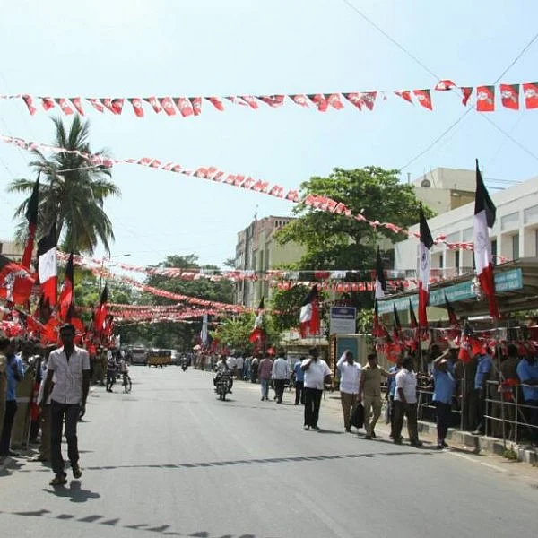 அ.தி.மு.க. தலைமை அலுவலகத்தில் ஒரு மகளிரைக்கூடக் காணோம்! களையிழந்த முதல்வர் பழனிசாமி நிகழ்ச்சி