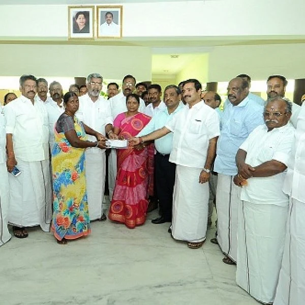 விகடனின் தொடர் முயற்சி..! பாதிக்கப்பட்டவர்களுக்கு நிவாரணம்