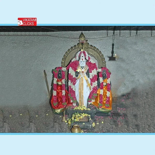 குன்றுதோறும் ஆடிவரும் குமர வடிவேலன்... ஞானமலை முருகன்! #VikatanPhotoStory