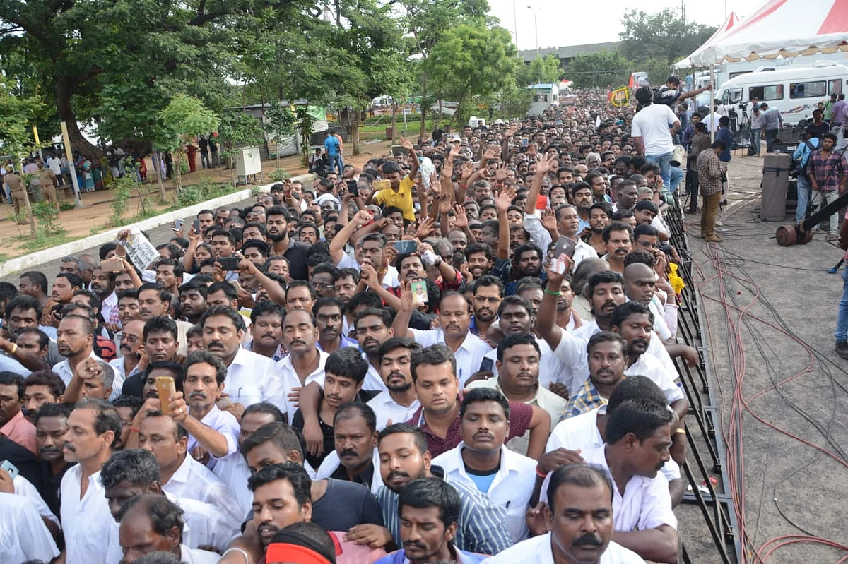 Live update: மெரினாவில் விதைக்கப்பட்டார் கலைஞர்! #Karunanidhi