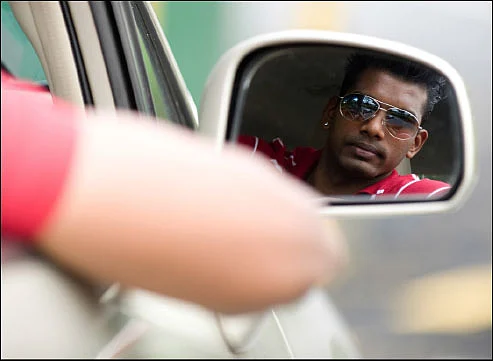 கார் ஓட்டப் பழகுவதற்கு முன் கார் வாங்கினால்?