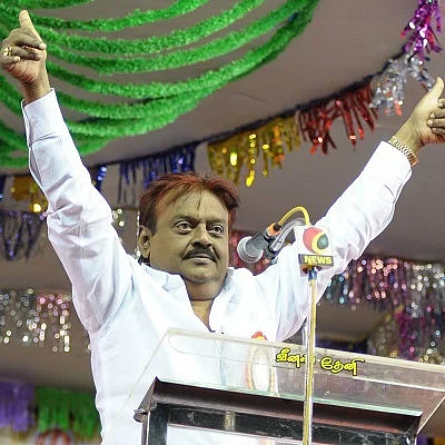 அட, அமெரிக்க அதிபர் தேர்தலிலேயே போட்டியிடத் தகுதியானவர் விஜயகாந்த்... எப்படி?