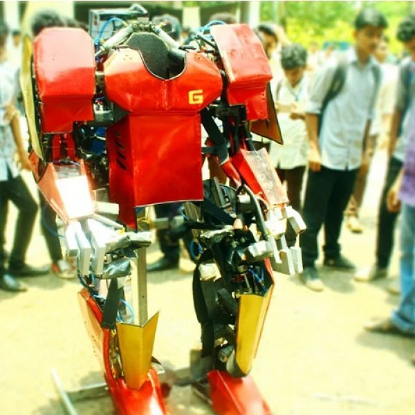 ”நாம் தவிர்த்தவர்களை காப்பாற்ற வருகிறது இந்தப் `பண்டிகூட்’ - கழிவு அள்ளும் மனிதர்களுக்கு இனி விடிவுகாலம் பிறக்குமா?”