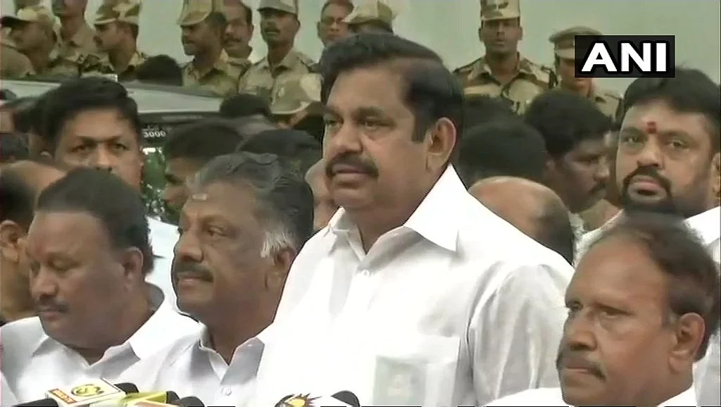 Live update: மெரினாவில் விதைக்கப்பட்டார் கலைஞர்! #Karunanidhi