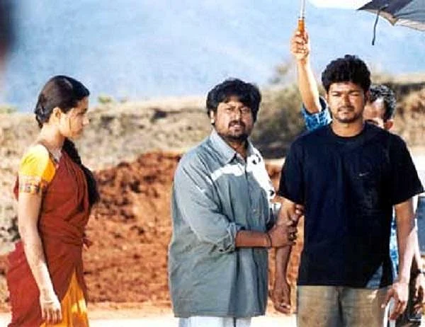 ``டைட்டிலைக் கேட்டு அசந்த ரஜினி, விஜய் கபடி ஆடுவதைப் பார்த்த விக்ரம்!" - தரணியின் `கில்லி' ரீவைண்டு