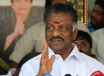 ஆளுநரிடம் ஆட்சியமைக்க உரிமை கோரினார் எடப்பாடி பழனிச்சாமி #OPSvsSasikala #LiveUpdates