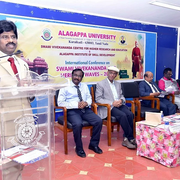 நமது இளைஞர்கள் சுய வலிமையை உணர்ந்து நாட்டின் வளர்ச்சிக்கு பங்காற்ற வேண்டும்..! அழகப்பா பல்கலைக்கழகத் துணைவேந்தர் கோரிக்கை