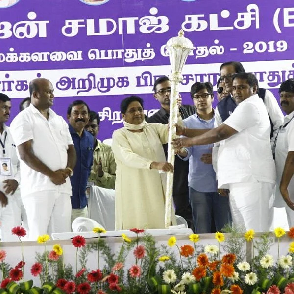 `மோடியால் இட ஒதுக்கீட்டுக்கு ஆபத்து!' - சென்னையில் மாயாவதி பேச்சு