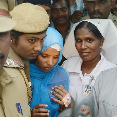 மக்கள் எதிர்ப்பு காட்டியிருந்தால் அவர் உயிர்தப்பியிருப்பார்...உடுமலை கவுசல்யா உருக்கம்
