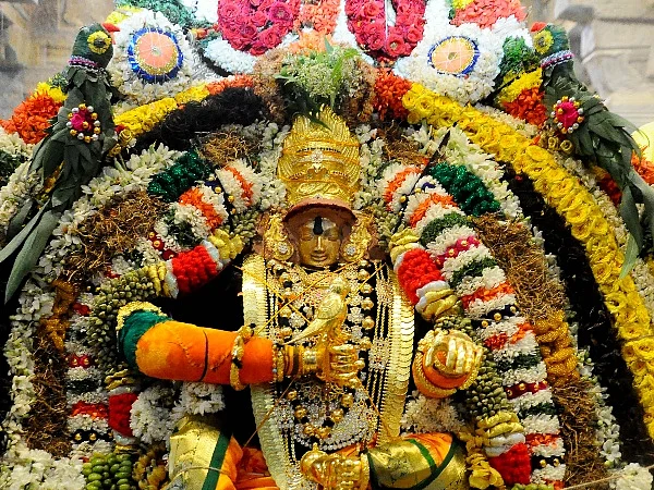 சங்கடங்கள் போக்கும் சமயபுரத்தம்மன்... இல்லம் தேடிவரும் இறை தரிசனம்! #worshipathome
