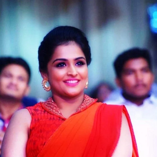 `நடிகர் திலீப்பை சேர்த்ததற்கு எதிர்ப்பு! கேரள நடிகர் சங்கத்திலிருந்து விலகிய நடிகைகள்