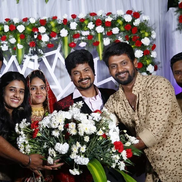 சிவகார்த்திகேயனின் பரிசு... விஜய் சேதுபதியின் வாழ்த்து! - அசார் கல்யாண சர்ப்ரைஸ்