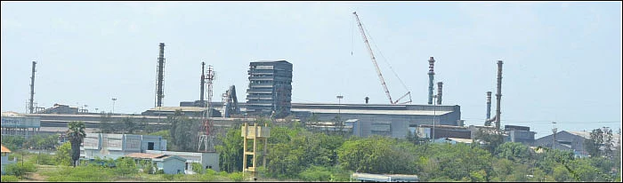 ஆலையை நிரந்தரமாக மூடுவதே தீர்வு... சூடு தணியாத தூத்துக்குடி!