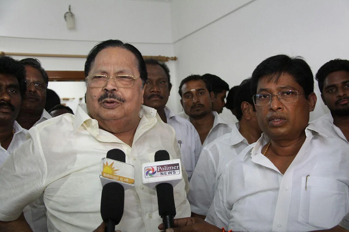 'தமிழக அரசைவிட ஆளுநர் சிறப்பாக செயல்படுவது பற்றி நாடே பேசுது!’ - துரைமுருகன் விமர்சனம்