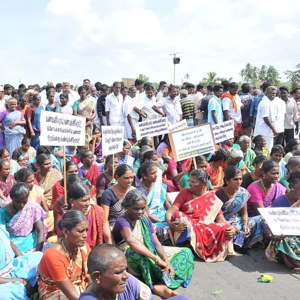தண்ணீர் கேட்டு போராட்டம் நடத்திய மேலூர் விவசாயிகள்மீது வழக்குப் பதிவு!