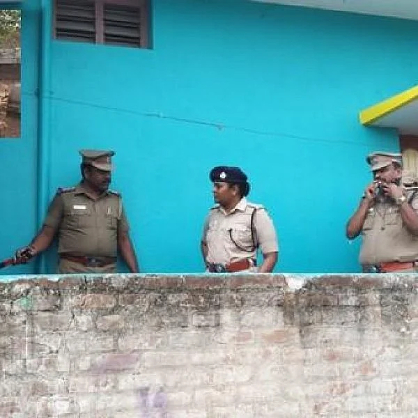`பெண்ணின் நகத்திலிருந்த புதுமாப்பிள்ளையின் ரத்தம்!'- திருத்தணி இரட்டைக் கொலையில் துப்புதுலங்கியது
