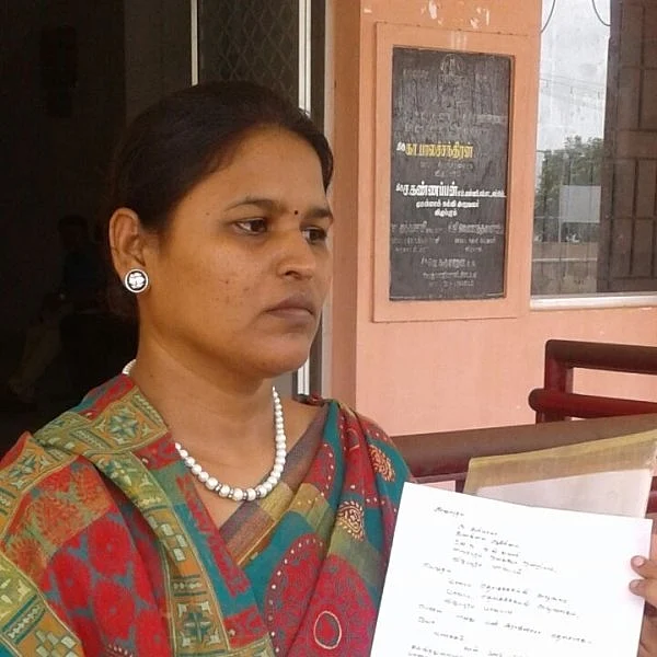 'நிதானமாகத்தான் இந்த முடிவை எடுத்துள்ளேன்' நீட் எதிர்ப்புக்காக வேலையை உதறிய ஆசிரியை சபரிமாலா!
