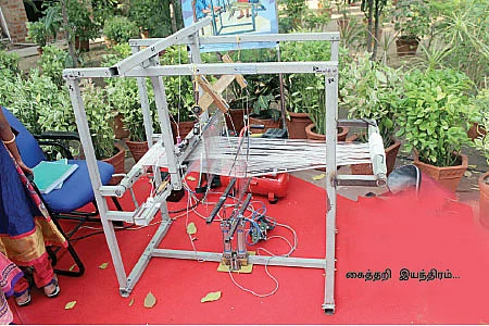 தேசம் போற்றும் நேச சகோதரிகள்!