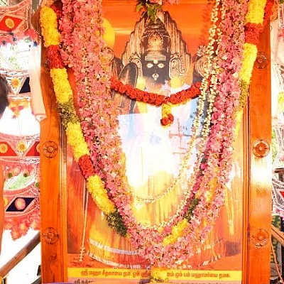 புன்னைநல்லூர் மாரியம்மனுக்கு பூச்சொரிதல்..!