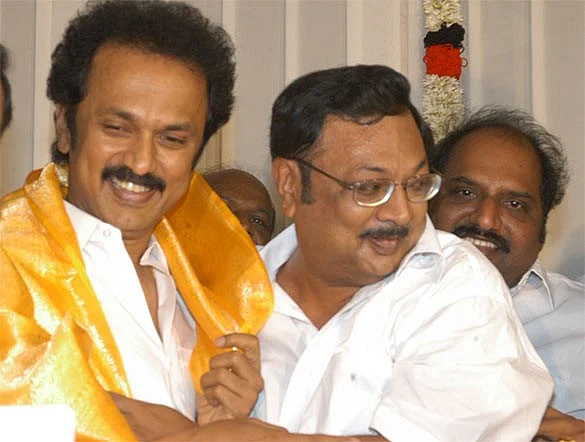 உறுதியாய் நின்ற செல்வி... அசைந்து கொடுத்த அழகிரி... இறங்கி வந்த கருணாநிதி! - கோபாலபுரம் கோபம் தணிந்த பரபர பின்னணி