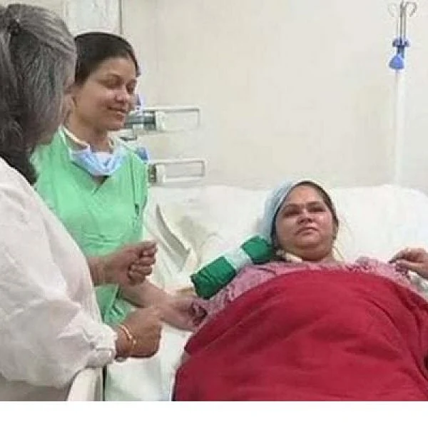 ஆசியாவின் முதல் கர்ப்பப்பை மாற்று அறுவைசிகிச்சையில் பிரசவித்த பெண்... பின்னணி என்ன?