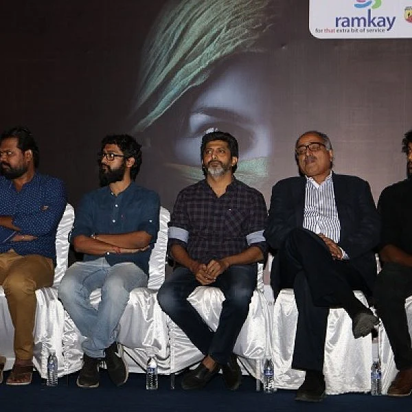 'தனி ஒருவன்' சக்ஸஸ் மீட்டில் அப்படி பேசியதற்காக மன்னிப்பு கேட்டுகொள்கிறேன் - இயக்குநர் மோகன் ராஜா Vikatan%2F2019-05%2Ffb0f4736-b5dd-4de6-b55e-4d6bbd9ce552%2F116764_thumb.jpg?auto=format%2Ccompress&w=700&dpr=1