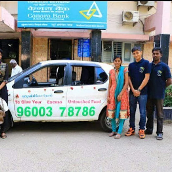 விழாக்களில் மிஞ்சுகின்ற உணவை ஆதரவற்றவர்களுக்கு கொண்டு சேர்க்கும் `மதுரை விருந்து!'