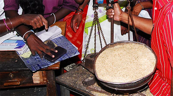 ரேசன் அரிசி கடத்தல் நடப்பது எப்படி? -அமைச்சர் வரை நீளும் 'நெட்வொர்க் மாஃபியா'!