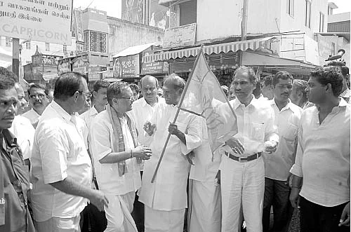மிஸ்டர் கழுகு: அலறும் அமைச்சர்கள்