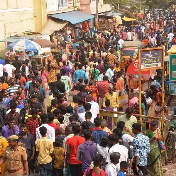 களைகட்டிய காணும் பொங்கல் - காஞ்சிபுரத்தில் குவிந்த சுற்றுலாப் பயணிகள்!