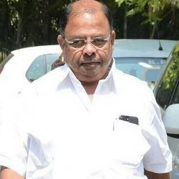 தகுதி நீக்கம் செய்யப்பட்ட வெற்றிவேல் எம்.எல்.ஏ. அலுவலகத்தில் கொள்ளையர்கள் கூத்து!