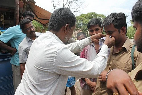 ரூ.20க்கு தேள்கடி மருந்து...!
